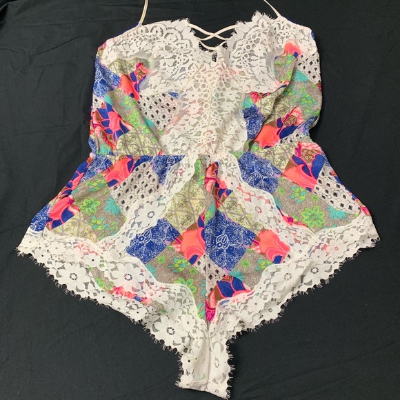 Victorias Secret Lace Tropical Print Halter Romper - Picture 1 of 6